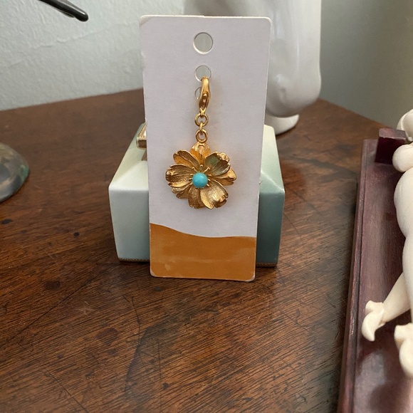 Gold Tone Flower pendant Turquoise center Anthro - Picture 6 of 11